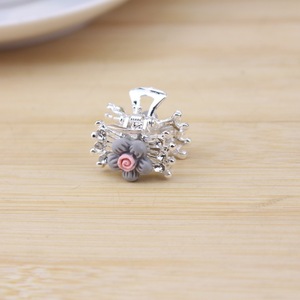 Pinces à cheveux en alliage style coréen avec strass en forme de fleur, petites pinces à cheveux, couleurs mélangées, accessoire de coiffure pour usage quotidien - Product Image 4