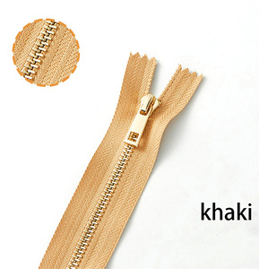 شعار مخصص عالي الجودة بالجملة 3 #   5 #   سحاب بلاستيكي مفتوح الطرف صديق للبيئة من النايلون مع سحب ذهبي للسترات والملابس والأحذية - Product Image 2