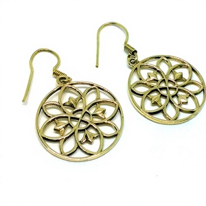 2023 nouveau Design plaqué or boucles d'oreilles pour femmes accessoires de bijoux de mode pour les fêtes de mariage - Product Image 2
