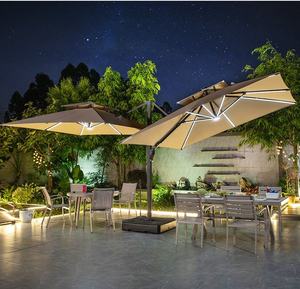 Parasol solaire LED double face au design innovant, grand parasol d'extérieur pour restaurant, café et cour d'hôtel - Product Image 1