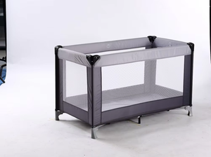Lit de voyage portable pour bébé nouveau-né avec barre à jouets et matelas, structure en métal pour hôtel et chambre à coucher - Product Image 4
