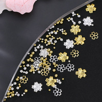 6 grilles de breloques pour nail art en alliage métallique 3D, motif fleur à cinq pétales, perles en acier, strass, mélange or et argent, accessoires pour ongles