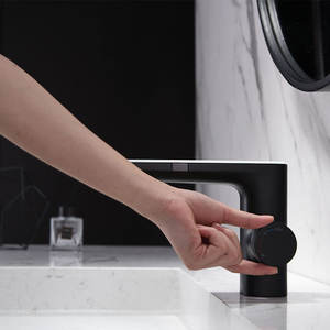 صنبور ذكي عالي التقنية يعمل بالأشعة تحت الحمراء بدون لمس مع مستشعر مزدوج أوتوماتيكي وإضاءة LED وفلتر مياه مدمج، صنابير كهربائية حديثة من السيراميك - Product Image 3