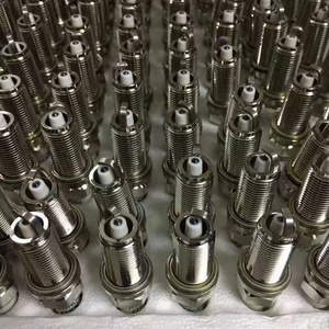 <span class=keywords><strong>KM</strong></span> PREMIUM AUTO PARTS Bujía de iridio y platino BPR6EIX 3484 Apto para Audi Infiniti Hyundai Kia Nissan Ford - Product Image 4