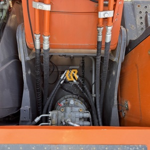 รถขุดไฮดรอลิกฮิตาชิ ZX200 มือสองคุณภาพสูง นำเข้าจากญี่ปุ่น รถขุดขนาดเล็กสำหรับงานวิศวกรรม พร้อมมอเตอร์ปั๊มเกียร์บ็อกซ์ - Product Image 5