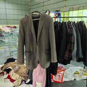 <span class=keywords><strong>Trajes</strong></span> <span class=keywords><strong>de</strong></span> <span class=keywords><strong>Hombre</strong></span> <span class=keywords><strong>de</strong></span> <span class=keywords><strong>Segunda</strong></span> <span class=keywords><strong>Mano</strong></span> <span class=keywords><strong>de</strong></span> Alta Calidad W18, Tallas Variadas para Primavera/Otoño, Empacados en Fardos, Pedido Mínimo 40kg, Ropa Usada - Product Image 5