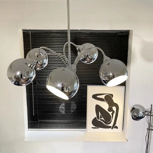 โคมไฟระย้าสไตล์บาวเฮาส์วินเทจ ดีไซน์โมเดิร์นสแกนดิเนเวียน สำหรับห้องนั่งเล่น ห้องรับประทานอาหาร ระเบียง ดีไซน์ยุคอวกาศที่เป็นเอกลักษณ์ - Product Image 5