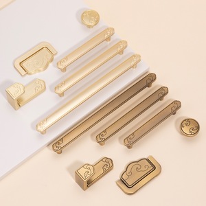 Nouvelles poignées de porte de placard de <span class=keywords><strong>style</strong></span> chinois en forme de nuage, poignées de tiroir de garde-robe, poignée d'entrée, crochets dorés - Product Image 1