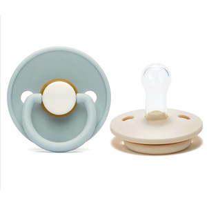 Venta caliente 2025, <span class=keywords><strong>chupetes</strong></span> para Baby Shower, agujeros de ventilación anticólicos, Escudo de PP, pezón de ortodoncia, chupete de silicona sin BPA para bebé - Product Image 1