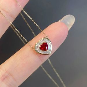 Collier en or massif 18 carats Xinfly Romantic Au750 avec pierres précieuses, rubis 0,40 ct et diamants 0,20 ct, forme cœur - Product Image 2