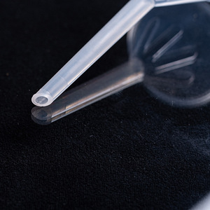 Embudo de Plástico O'Kayme de 90 mm, Resistente a Ácidos y Álcalis, Embudo de Laboratorio para Aceite, Transparente, Triangular - Product Image 1