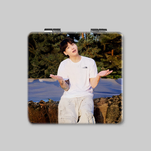 Venta al por mayor KPOP Idol <span class=keywords><strong>Bangtan</strong></span> Boys JIMIN JUNGKOOK V <span class=keywords><strong>Taehyung</strong></span> ¿ESTÁS SEGURO? Espejo de maquillaje portátil plegable cuadrado de doble cara - Product Image 6