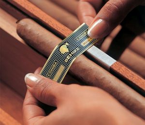 <span class=keywords><strong>Comprar</strong></span> Cigarros Cubanos Auténticos CHB Panetelas, Bandas para Cigarros Cubanos <span class=keywords><strong>al</strong></span> <span class=keywords><strong>por</strong></span> <span class=keywords><strong>Mayor</strong></span>, Anillos <span class=keywords><strong>de</strong></span> Papel para Cigarros Madulo 5 Magicos - Product Image 5