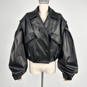Veste en cuir tendance style streetwear pour <span class=keywords><strong>femme</strong></span>, <span class=keywords><strong>manteau</strong></span> en cuir noir oversize, veste en cuir courte à revers - Product Image 2
