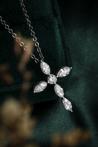 Collier pendentif classique en or blanc massif 10 carats avec diamant rond brillant de 0,93 ct cultivé en laboratoire |   Coupe Ronde Brillante Créée en Laboratoire - Product Image 3