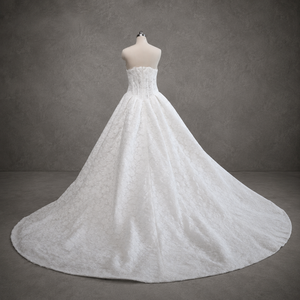 Abito da sposa a trapezio <span class=keywords><strong>senza</strong></span> <span class=keywords><strong>spalline</strong></span> con corpetto a cuore, tutto in pizzo, bottoni ricoperti, strascico a cattedrale, stile principessa, personalizzabile, all'ingrosso - Product Image 2