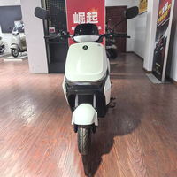 Moto électrique moins chère pour adultes, moteur sans balais 600W rapide, scooter électrique avec frein, vitesse maximale 65 km/h, charge maximale 150 kg