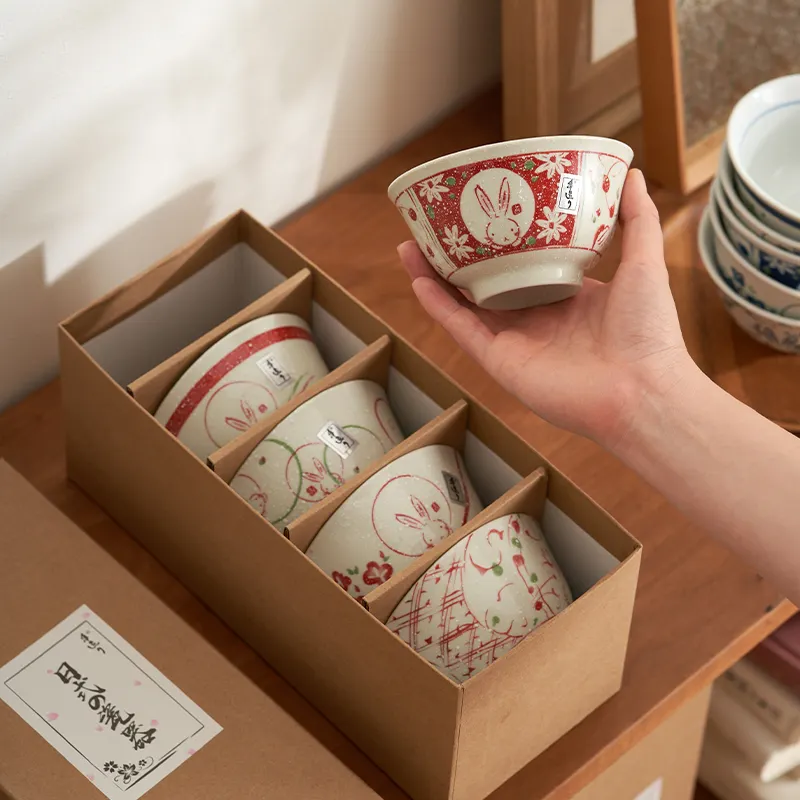 SIYUE 4.5 pollici stile giapponese cartone animato coniglio serie rossa ciotola rotonda insalata di riso in ceramica 5 pezzi ciotola scatola regalo 2282 all'ingrosso