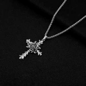 Europäischer amerikanischer Stil Trendy Hip-Hop Rose Cross Gothic Anhänger Street-Style personal isierte Halskette für Männer - Product Image 3