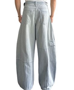 Pantalones <span class=keywords><strong>cargo</strong></span> de mezclilla holgados a rayas azul claro para hombre con múltiples bolsillos - Product Image 3