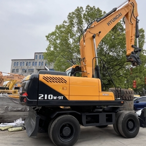 Hyundai 210W-9 d'occasion de haute qualité Machines de construction moyennes Moteur Cummins 20 tonnes Poids de fonctionnement Core Moto - Product Image 1