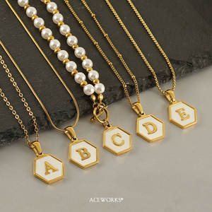 Colgante con Inicial en Forma de Panal de Abeja |   Colgante de Letra del Alfabeto Hexagonal de Concha Natural, Chapado en Oro PVD de 18K, Acero Inoxidable, para Fabricación de Joyería - Product Image 6