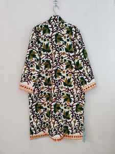 Chaqueta Bomber Larga Bordada a Mano Verde, Abrigo de Invierno para Mujer, Algodón Suzani Reversible, Ecológico y Transpirable - Product Image 6