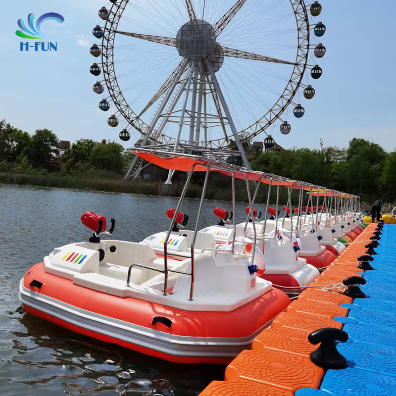 Inflatable tube bumper boat with PVC tarpaulin tyre electric boat water play equipment