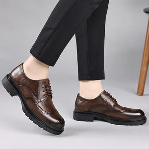 Zapatos de vestir de cuero genuino para hombre, estilo Brock, con cordones, suela gruesa, cómodos, para primavera, diseño sólido. - Product Image 4