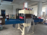 Longue durée de vie 4Colums 15KW Machine de soudage et de gaufrage à haute fréquence pour le gaufrage de feuille EVA de grande taille