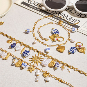 Set di Collane in Acciaio Inox Placcato Oro 18k Impermeabili, Stile Marino con Ciondoli a Forma di Conchiglia, Fiore, Pesce e Conchiglia in Ceramica - Product Image 3