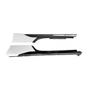 Adecuado para la modificación del Ferrari SF90, faldones laterales pequeños de fibra de carbono OEM, borde de faldón lateral de fibra de carbono. - Product Image 1