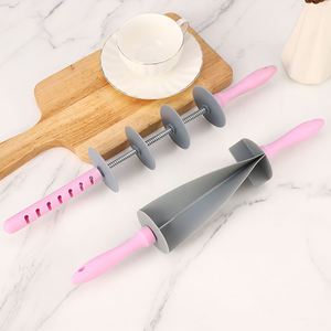 Cortador de croissant de acero inoxidable Cortador de rodillo de masa para hornear Cortador de <span class=keywords><strong>pan</strong></span> de cuerno de toro ajustable - Product Image 5