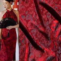 Nouveau Style Rouge Polyester Coton Jacquard Tissu Rose Fleur Tissu pour Printemps et Été Vintage Style Chemise Cheongsam Tissu