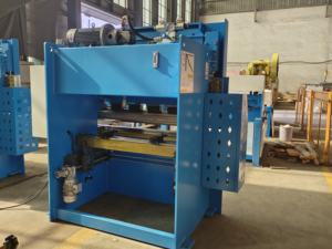 Máquina plegadora de <span class=keywords><strong>prensa</strong></span> hidráulica NC automática pequeña, sistema E21 para doblado de metal de aluminio, incluido el engranaje de cojinete de la bomba del motor - Product Image 4