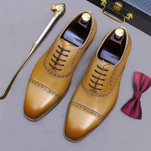 Chaussures de ville décontractées de luxe originales à bout carré, en cuir véritable de couleur claire, avec détails sculptés, à lacets, antidérapantes et respirantes - Product Image 2