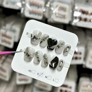 Venta al por mayor 10PCs Golden French Gel Press Nails Beautiful Short Luxury Artificial Nails Custom Design Artificial Press on Nails - Product Image 5