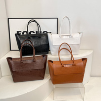 Sac fourre-tout en cuir PU gaufré crocodile pour femme, avec rabat pliable et poignée supérieure, structuré, grande capacité, idéal pour le bureau