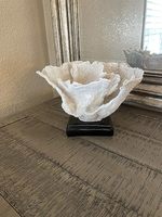 Ornement en résine artificielle de corail blanc Top Grace avec base en acrylique, décoration de table