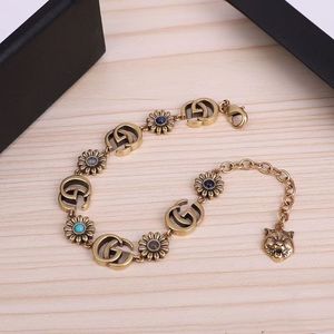 <span class=keywords><strong>Bracciale</strong></span> di Lusso con Doppia G e Motivo Floreale Margherita in Pietra Naturale, Vendita Diretta dalla Fabbrica, Ideale per Occasioni Eleganti - Product Image 3