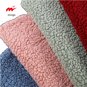 थोक गर्म रंग वाली एंटी गोली 250 जीएसएम 100 डी वार्प बुनाई 100% पॉलिएस्टर नरम शेर्पा ऊन कपड़े के लिए - Product Image 3