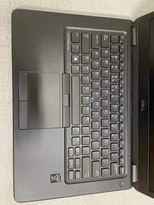 Portátil empresarial D-ell Latitude 7450 de 14 pulgadas, reacondicionado en color plata, con Intel Core i7 de 5.ª generación, 8 GB de RAM y disco duro de 500 GB. - Product Image 5