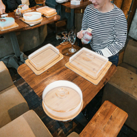 Plat à beurre en bambou de style moderne - Contenant de rangement transparent et écologique pour le fromage, le pain et les gâteaux pour une fraîcheur optimale