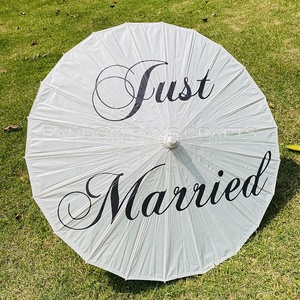 Ombrellino Parasole per Matrimonio JUST <span class=keywords><strong>MARRIED</strong></span>, Decorazioni di Ringraziamento in Carta LOVE Disponibili - Product Image 1