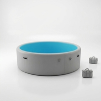 Piscine gonflable ronde extra-large robuste pour toute la famille, idéale pour les bains de glace, l'extérieur, la cour, la villa, les centres de villégiature et les fêtes aquatiques.