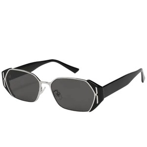Gafas de sol con montura cuadrada UV400, ligeras, a la moda para mujer, protección solar para adultos - Product Image 5