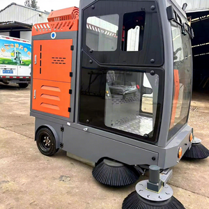 Balayeuse de sol électrique Renqi D19 autopropulsée, entièrement fermée, fonctionnant sur batterie, avec pistolet à brouillard - Product Image 1