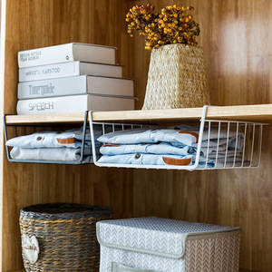 Panier en fil métallique Qiwang à suspendre sous l'armoire, petit format, blanc, organisateur de bureau de cuisine, étagère pliable multi-usage - Product Image 5