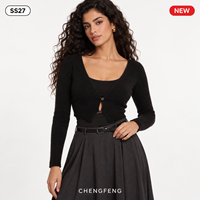 Minimalistischer Damen-Cardigan in Schwarz mit tiefem V-Ausschnitt, langen Ärmeln und kurzem Schnitt, mit individuellem Logo, OEM/ODM-Hersteller