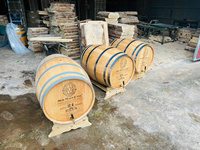Baril en bois vintage de qualité alimentaire pas cher de 200L, 300L, 500L, forme carrée, en bois de chêne pour le vieillissement de la bière et des bains de glace, 2025